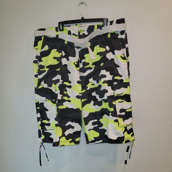 Access Apparel Camo Cargo Shorts with Belt, Waist 44, NWT - Picture 4 of 8